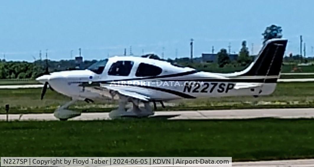 N227SP, 1979 Cessna T210N Turbo Centurion C/N 21063173, Taking the Governor back to Des Moines from Davenport