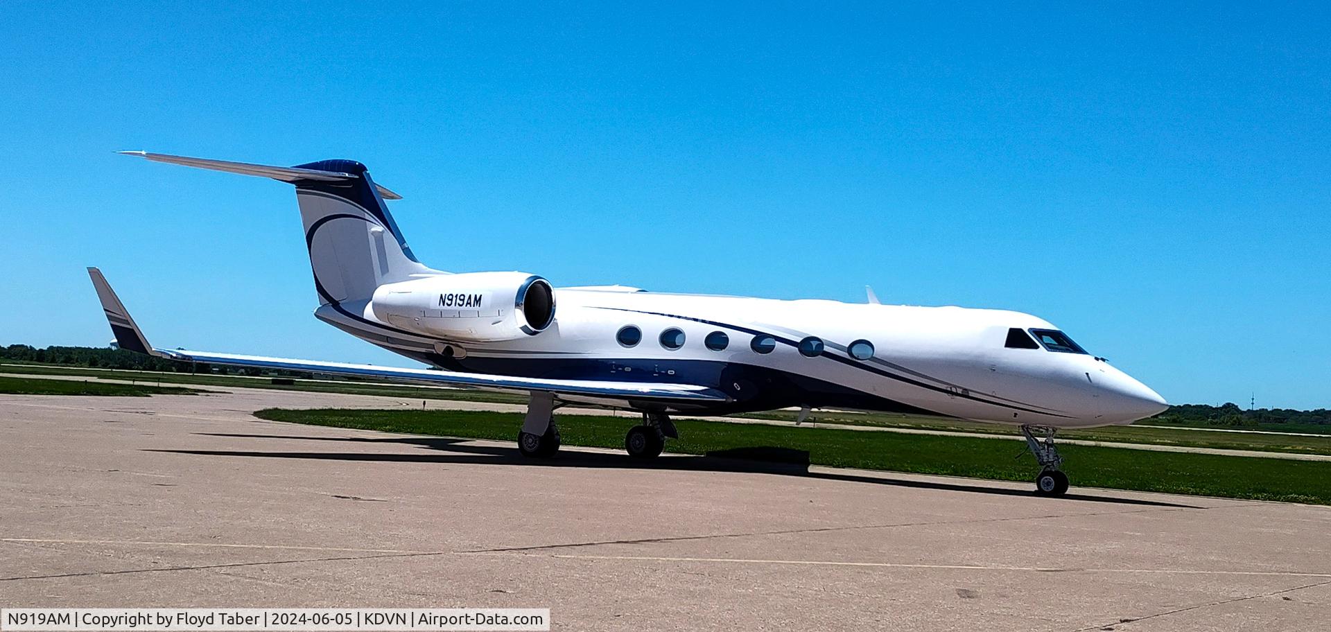 N919AM, 2009 Gulfstream Aerospace GIV-X (G450) C/N 4179, On the REVV Aviation Ramp