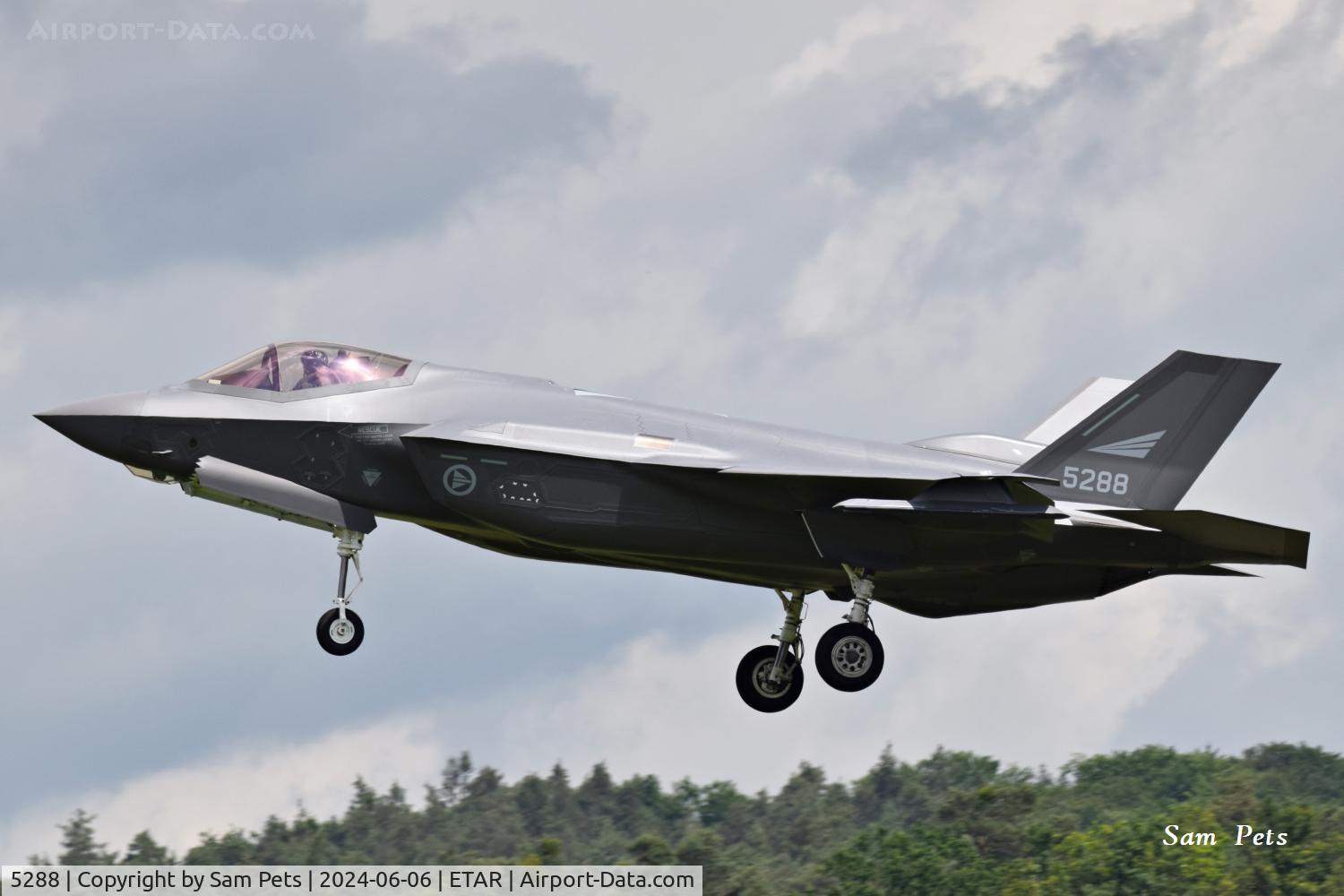 5288, 2019 Lockheed Martin F-35A Lightning II C/N AM-17, 5288 at Ramstein.