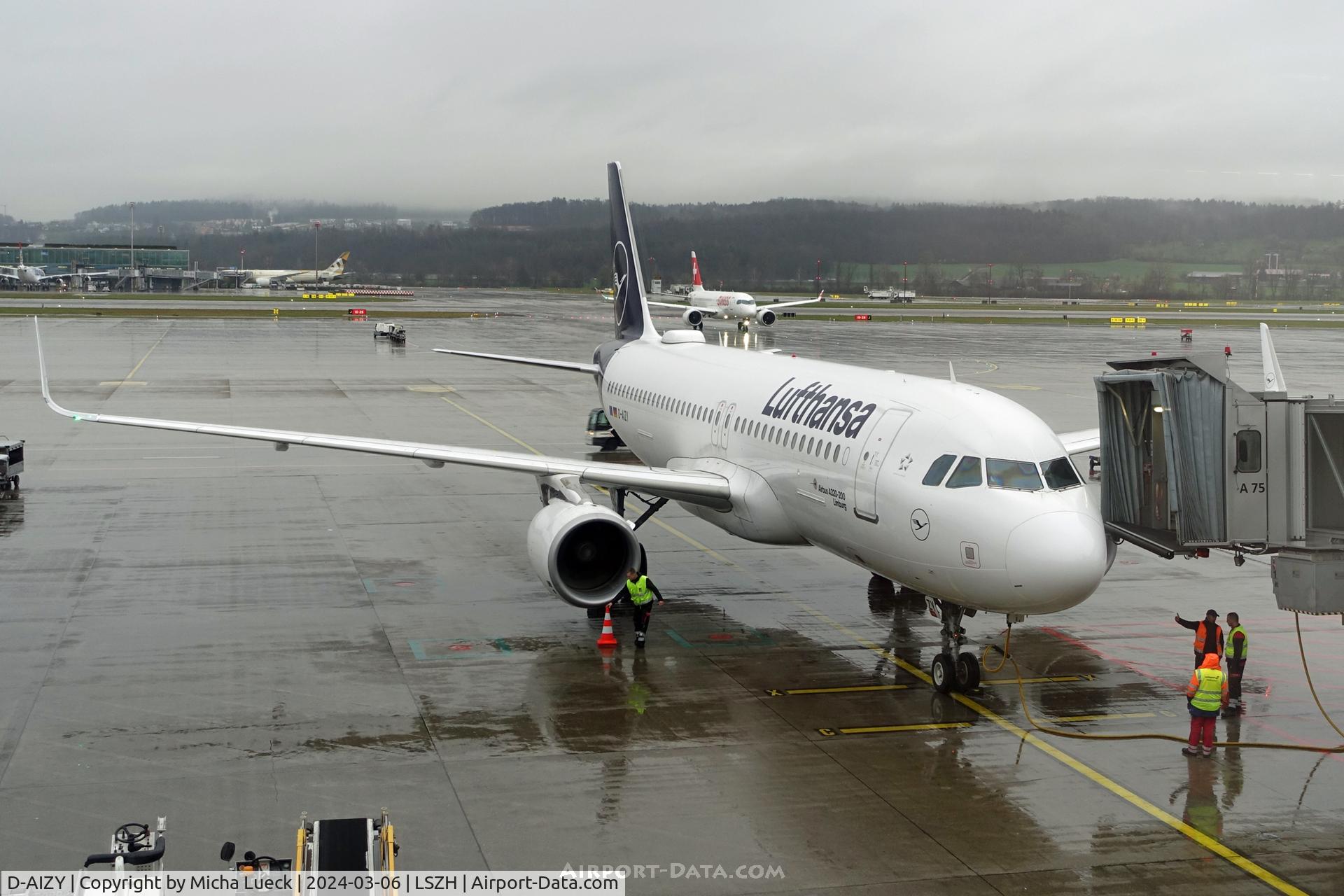 D-AIZY, 2013 Airbus A320-214 C/N 5769, At Zurich Kloten