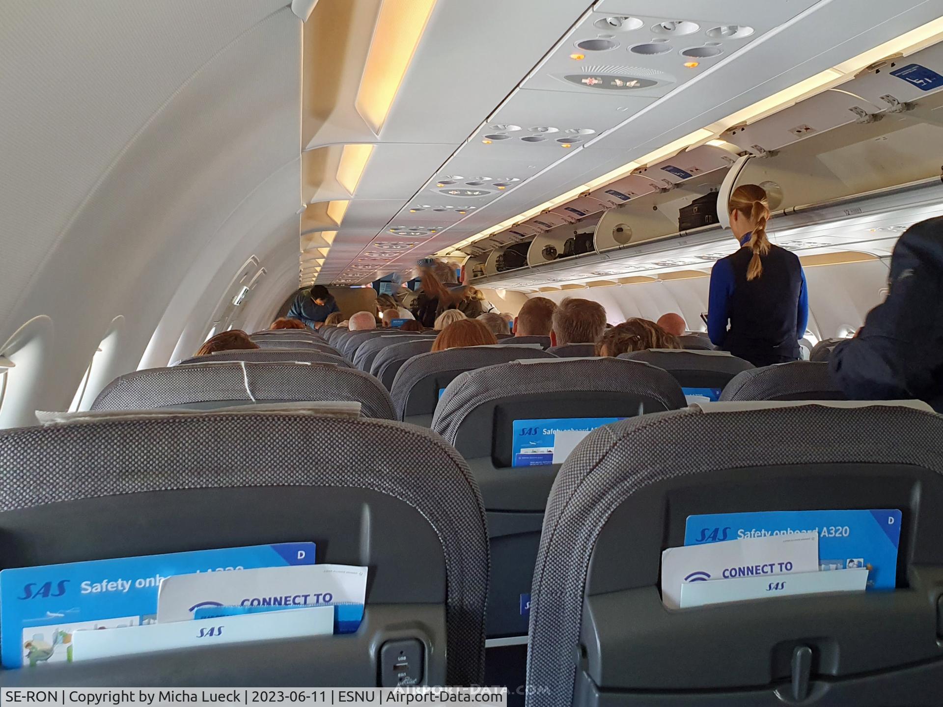 SE-RON, 2018 Airbus A320-251N C/N 8404, Boarding for our flight from Umeå to Arlanda