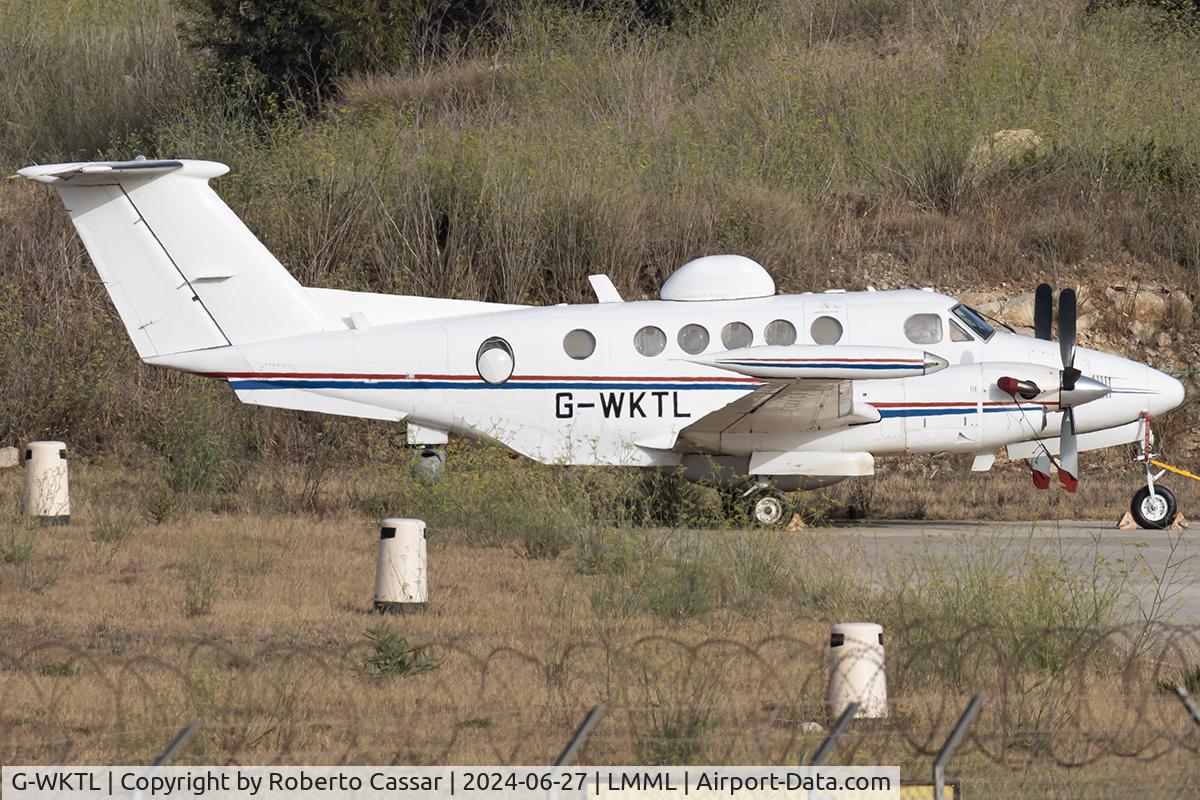 G-WKTL, 1980 Beech Super King Air 200 C/N BT-11, Lower Safi Park