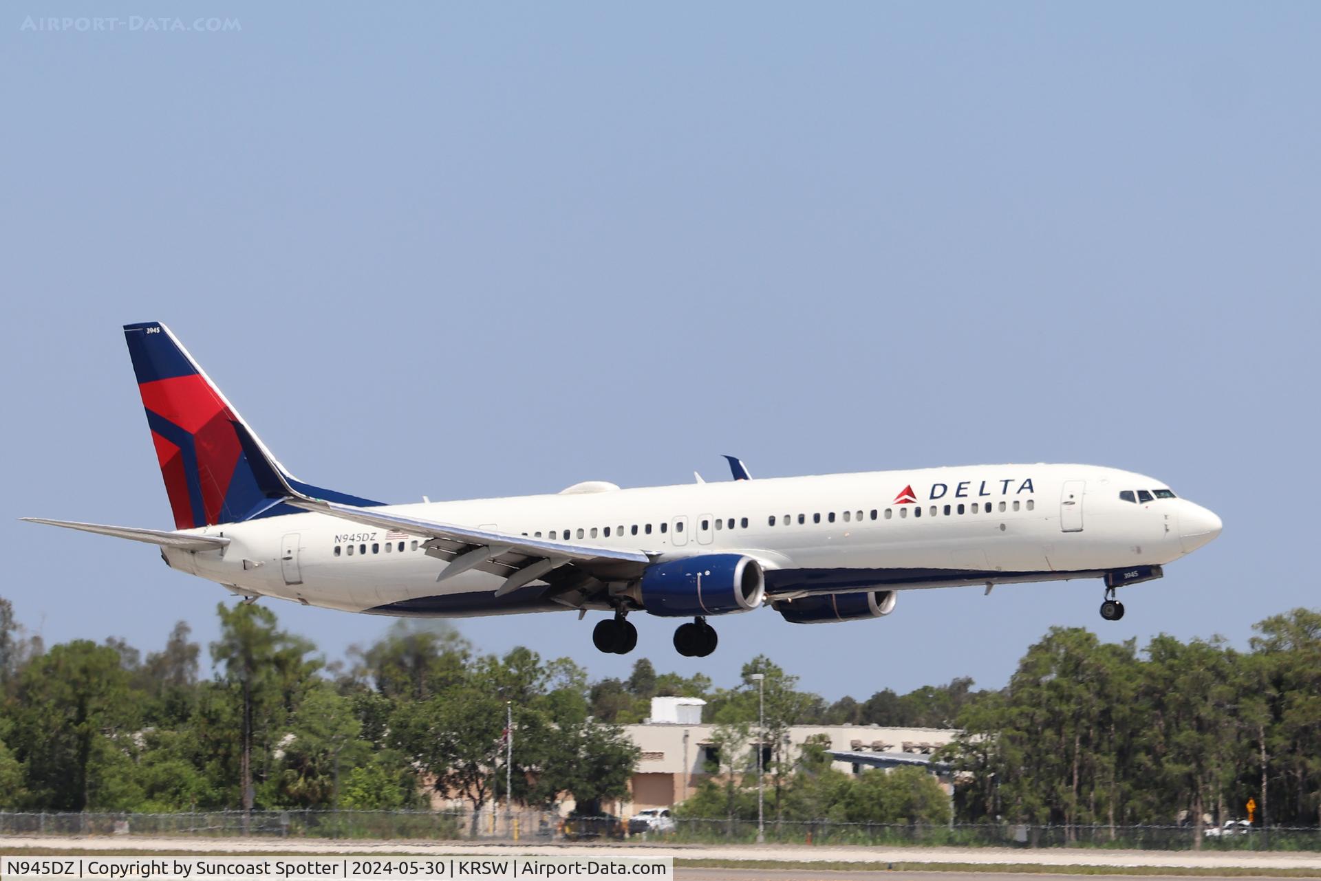 N945DZ, 2013 Boeing 737-9GPER C/N 38688, Delta Flight 795 arrives on Runway 6 at Southwest Florida International Airport following flight from Hartsfield-Jackson Atlanta International Airport