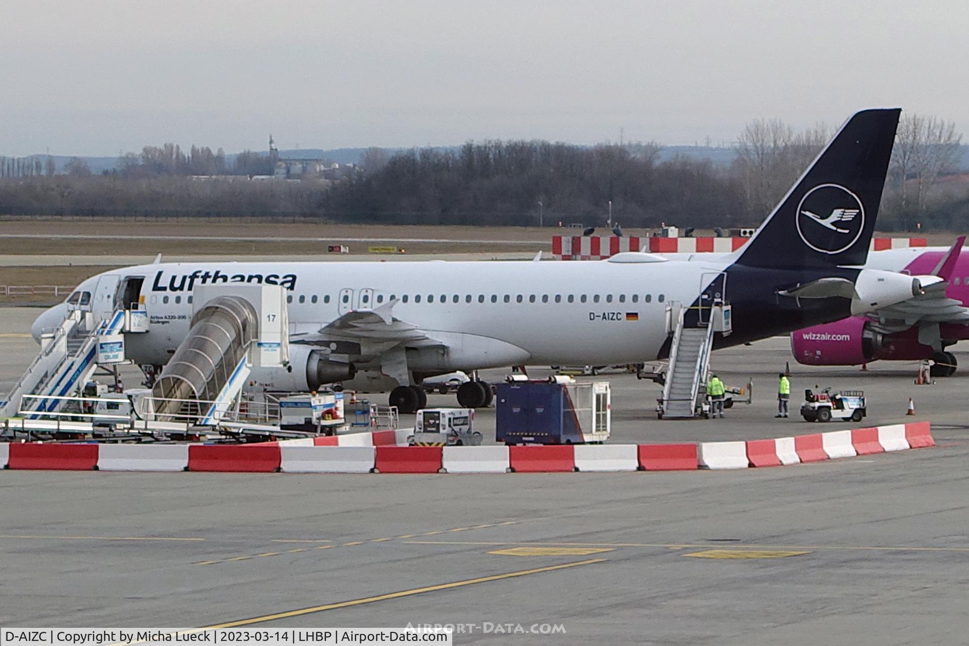 D-AIZC, 2009 Airbus A320-214 C/N 4153, At Budapest