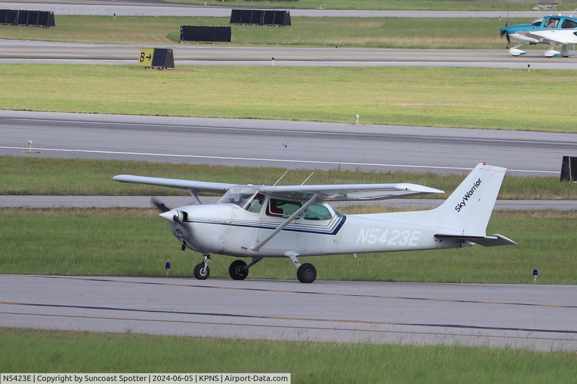 N5423E, 1978 Cessna 172N C/N 17271854, SkyWarrior Skyhawk holds short of Runway 26 at Pensacola International Airport