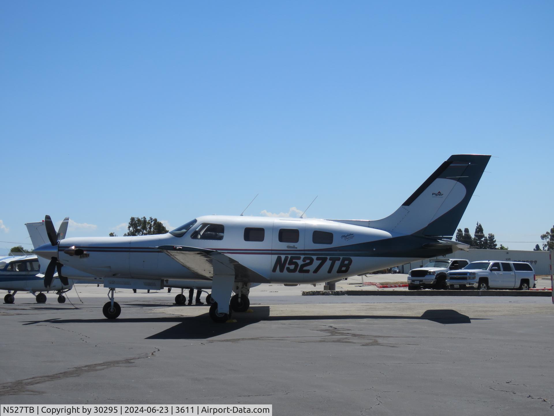 N527TB, 1998 Piper PA-46-350P Malibu Mirage C/N 4636166, Parked