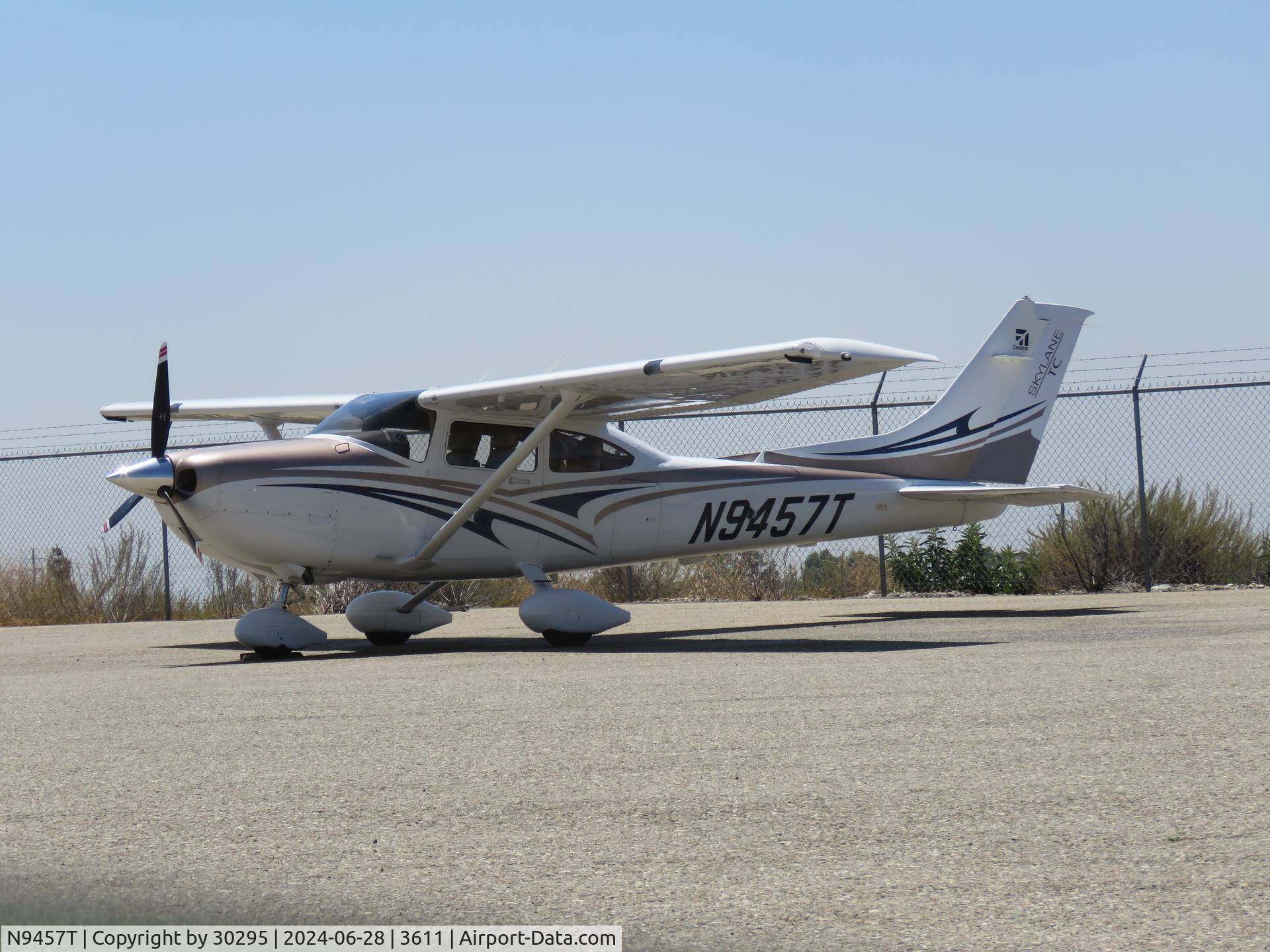N9457T, 2012 Cessna T182T Turbo Skylane C/N T18209067, Parked