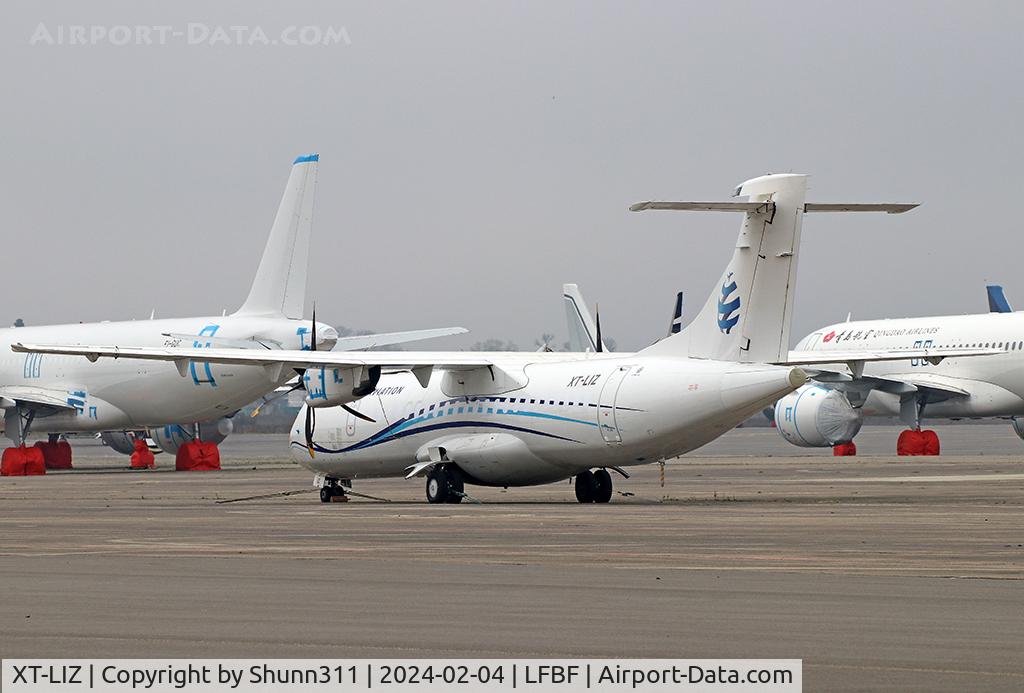 XT-LIZ, 2015 ATR 72-212A C/N 1277, Parked...