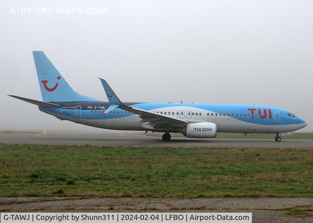 G-TAWJ, 2012 Boeing 737-8K5 C/N 38108, Taxiing holding point rwy 14R for departure... Scimitar blended winglets...