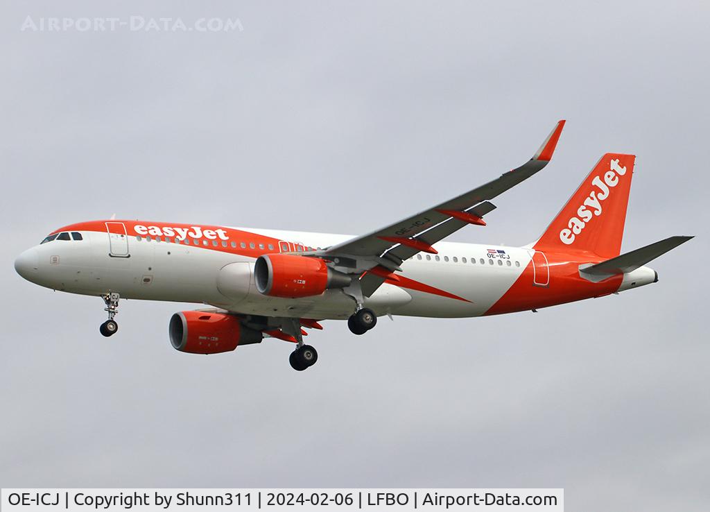 OE-ICJ, 2014 Airbus A320-214 C/N 6047, Landing rwy 32L