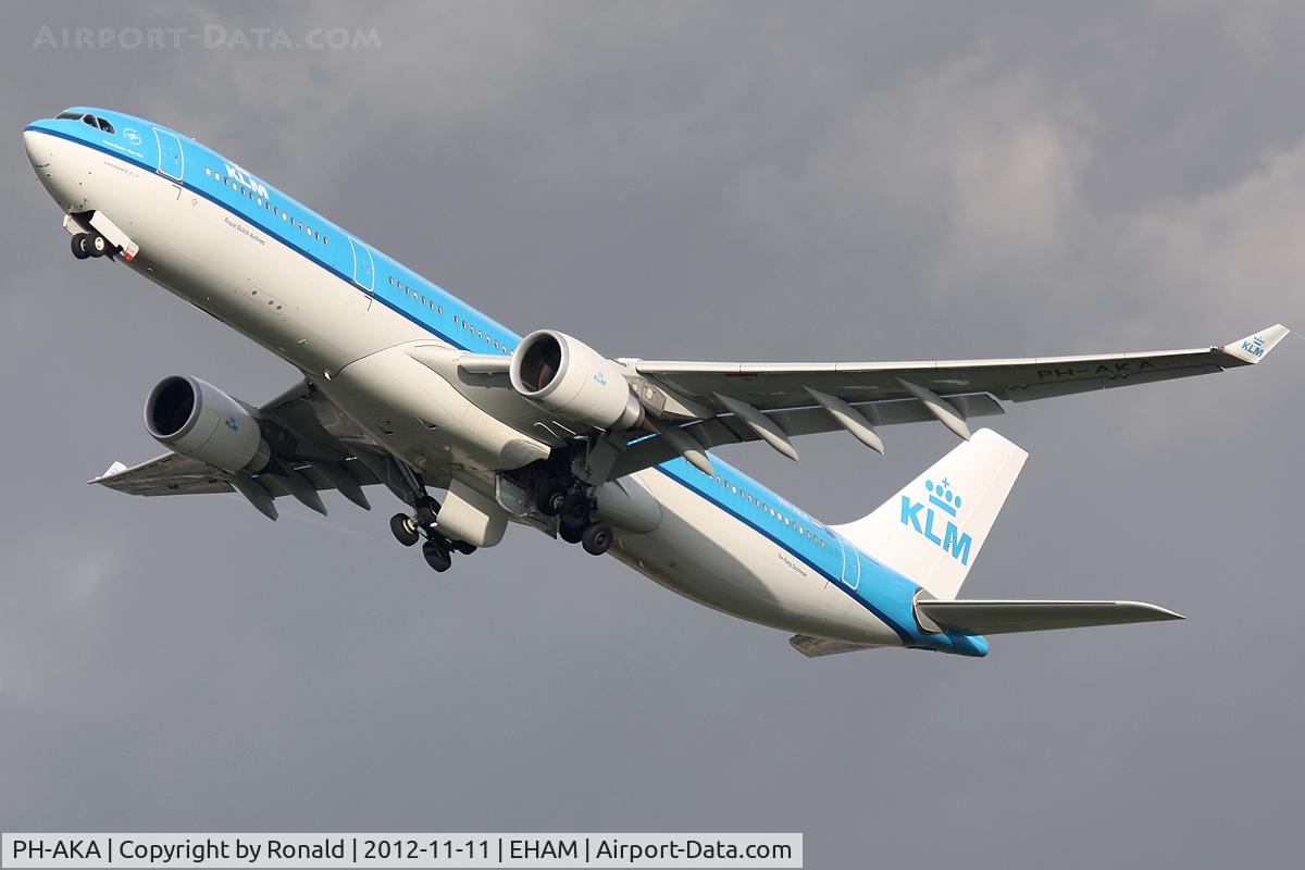 PH-AKA, 2012 Airbus A330-303 C/N 1287, at eham