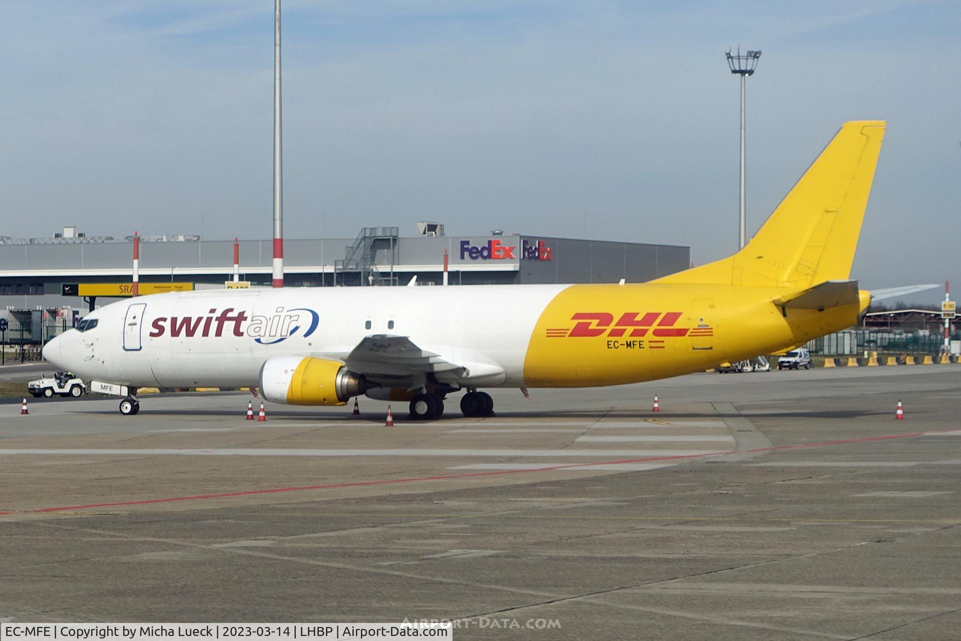 EC-MFE, 1993 Boeing 737-476 C/N 24445, At Budapest
