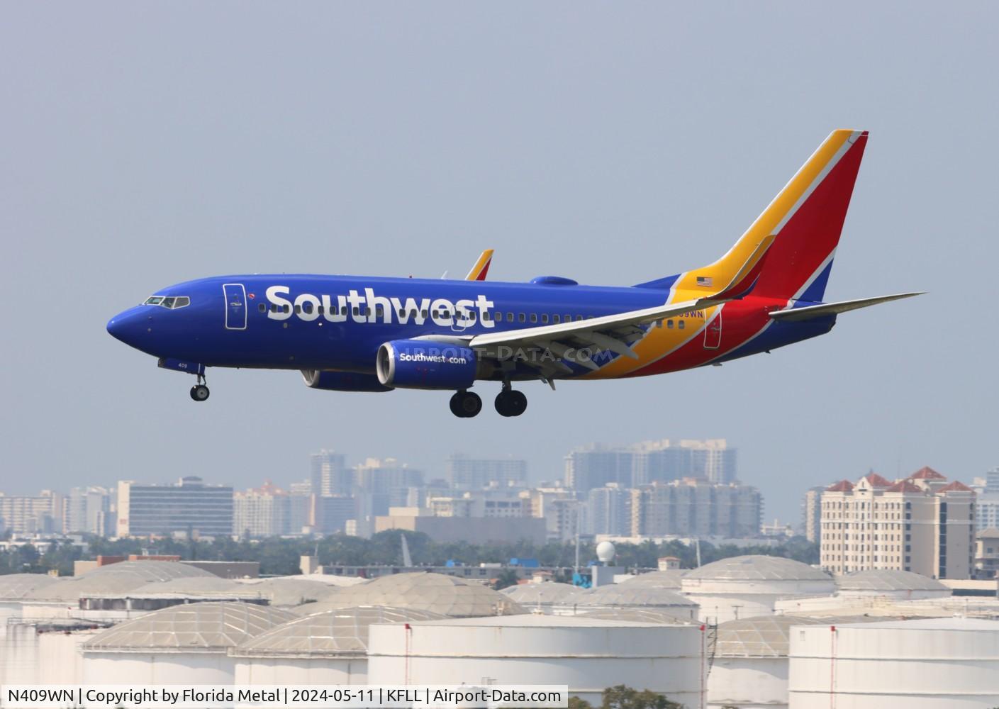 N409WN, 2001 Boeing 737-7H4 C/N 27896, SWA 737 zx GCM/MWCR-FLL
