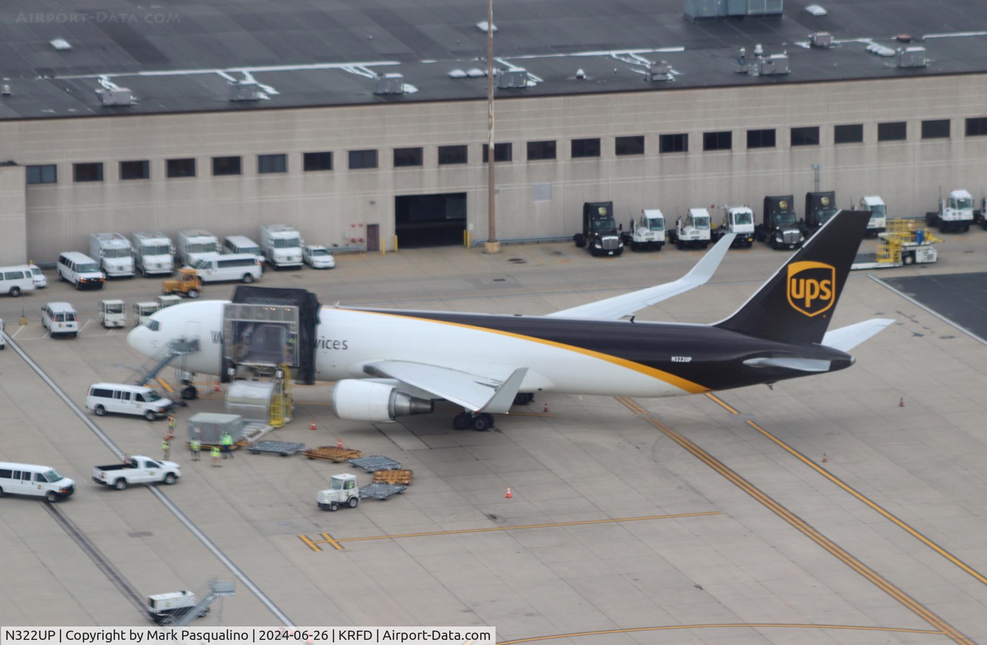 N322UP, 1997 Boeing 767-34AF C/N 27748, Boeing 767-34AF