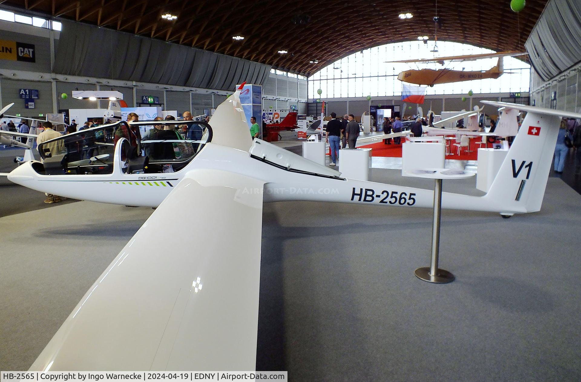 HB-2565, 2023 DG Flugzeugbau DG-1001e neo C/N 10-296E7, DG Flugzeugbau DG-1001e neo with electric motor (FES, front electric sustainer) at the AERO 2024, Friedrichshafen