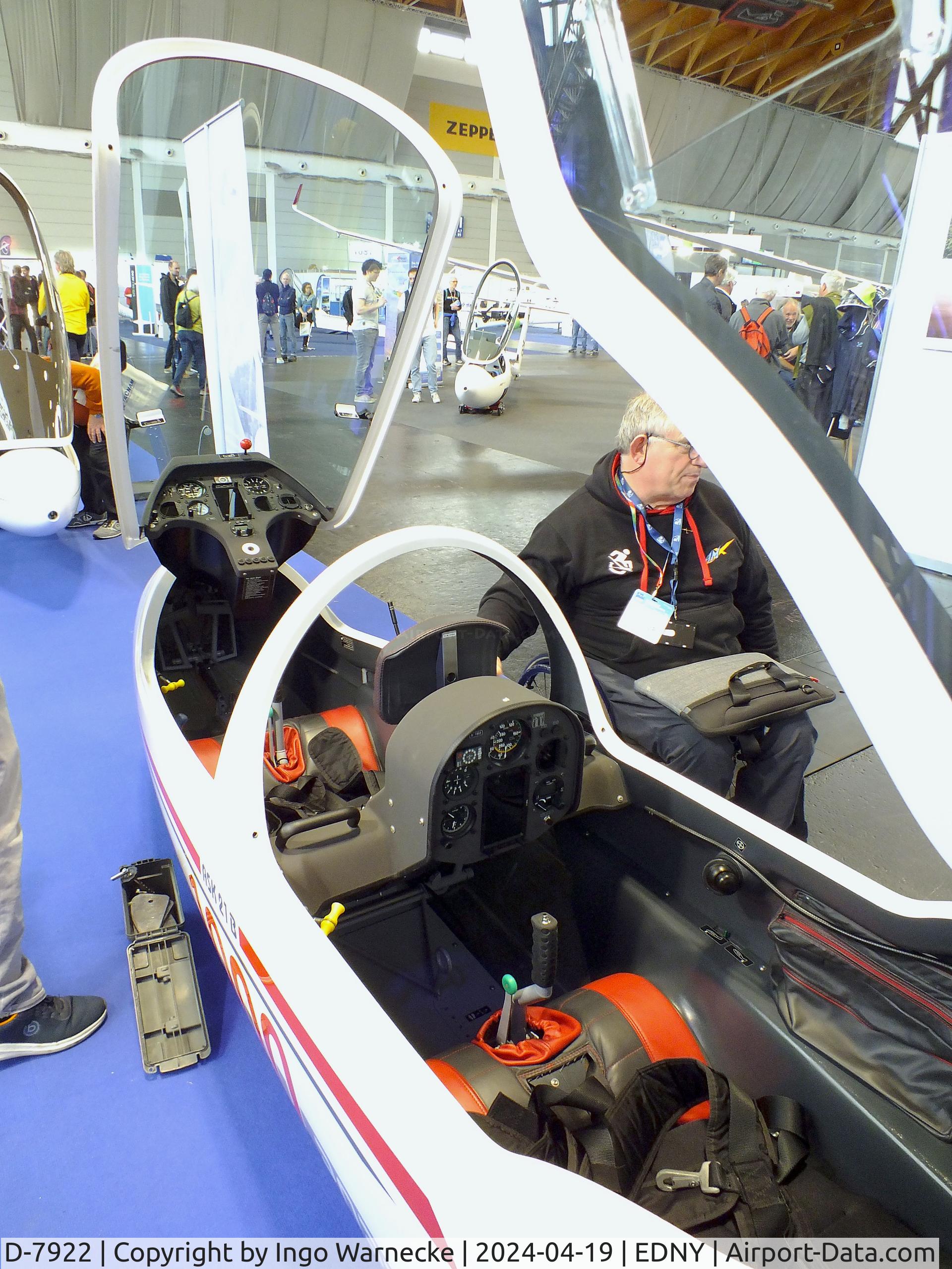 D-7922, 2022 Schleicher ASK-21B C/N 211000, Schleicher ASK-21B (wings dismounted) at the AERO 2024, Friedrichshafen #c