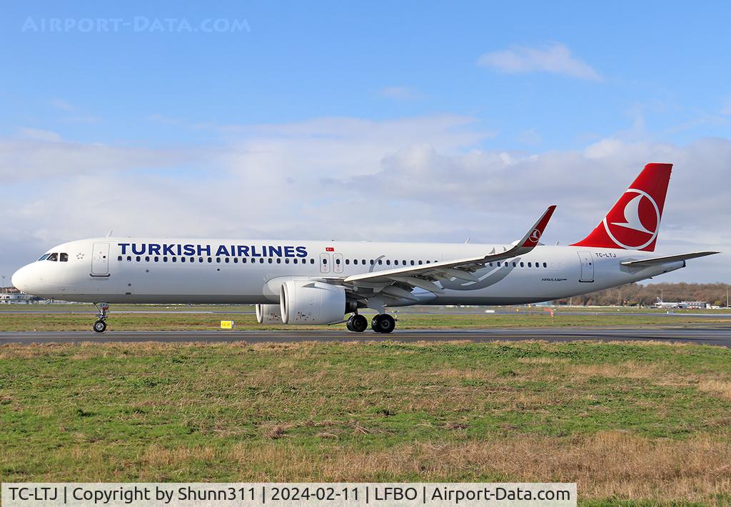 TC-LTJ, 2022 Airbus A321-271NX C/N 10723, Taxiing to the Terminal...