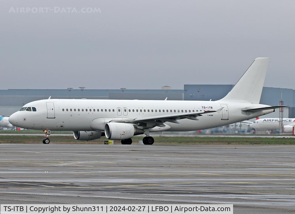 TS-ITB, 2010 Airbus A320-214 C/N 4541, Taxiing holding point rwy 32R for departure... All white without titles...
