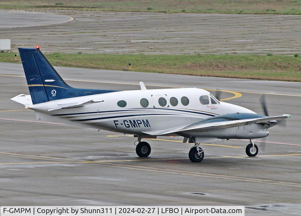 F-GMPM, Beech C90A King Air C/N LJ-1303, Ready for taxy...