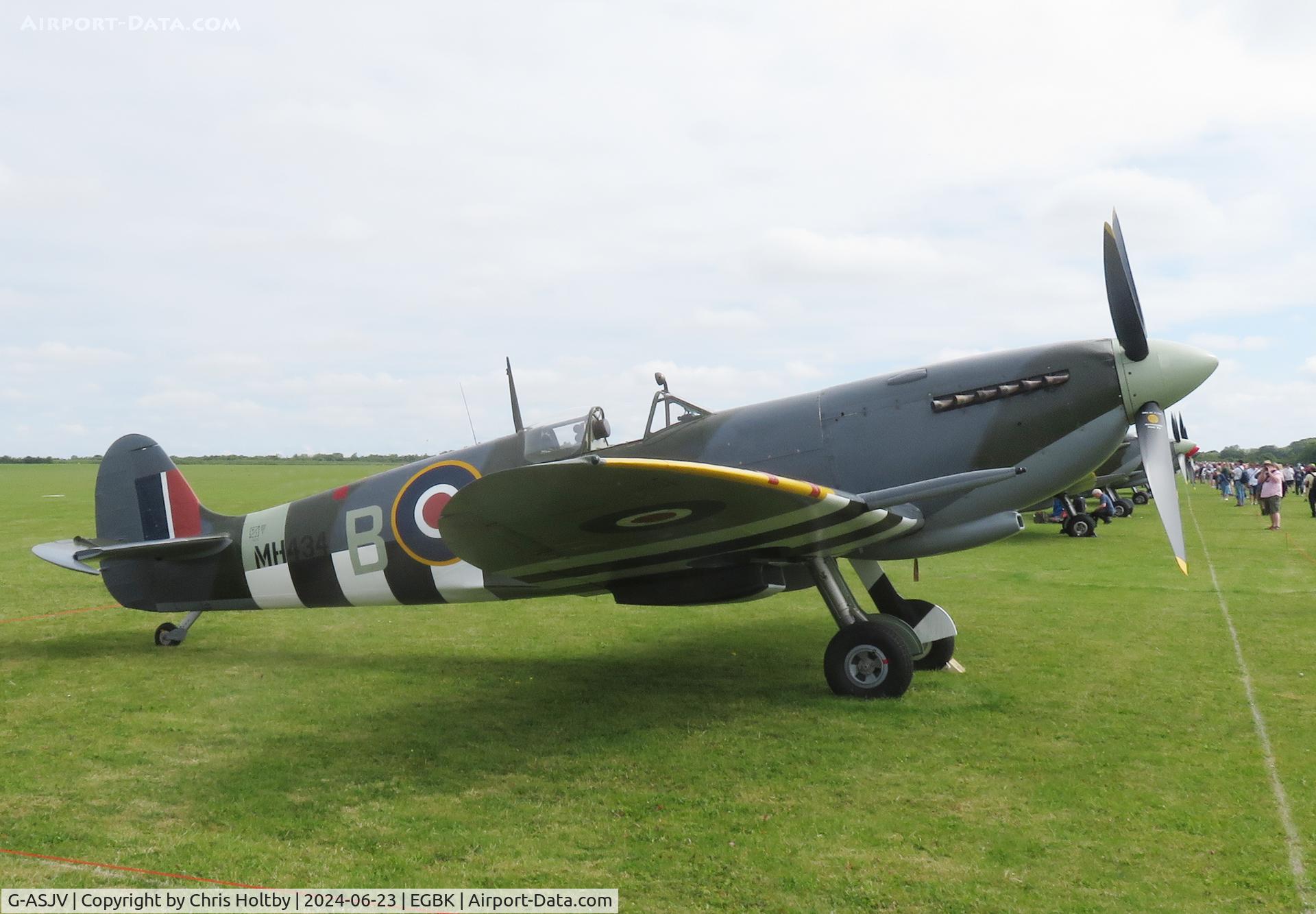 G-ASJV, 1943 Supermarine 361 Spitfire LF.IXb C/N CBAF.IX.552, At the Sywell Airshow 2024