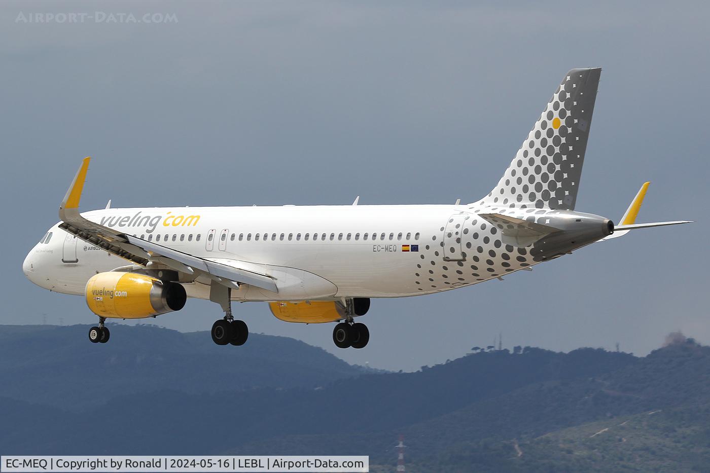 EC-MEQ, 2015 Airbus A320-232 C/N 6483, at bcn