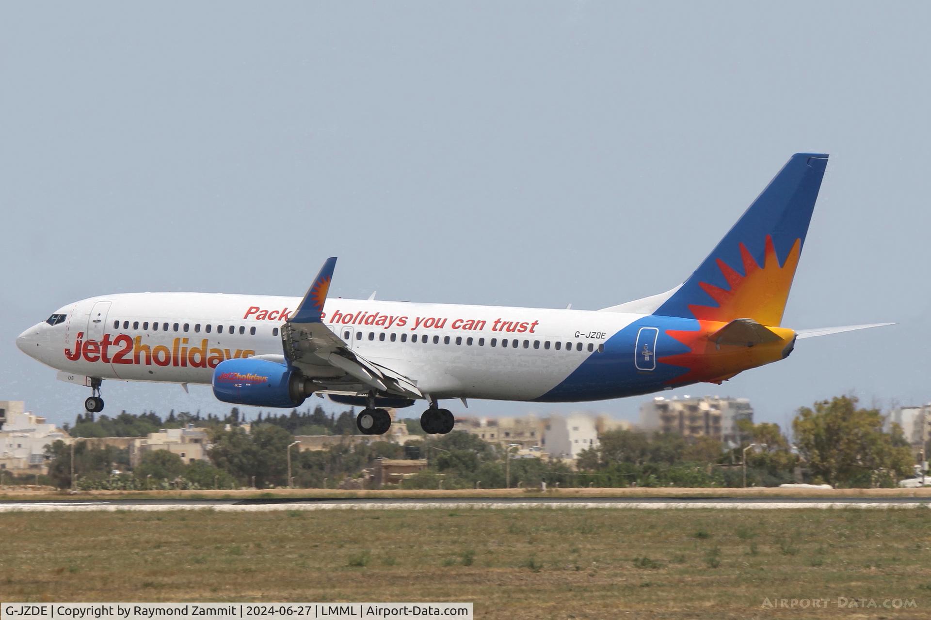 G-JZDE, , B73-800 G-JZDE Jet2Com