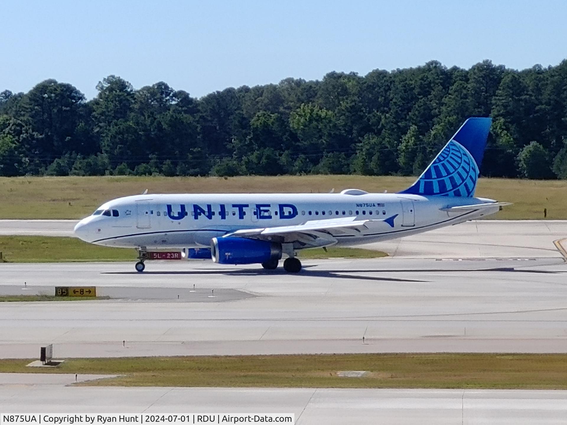 N875UA, 2004 Airbus A319-132 C/N 2200, Beautiful A319 in Evo Blue!