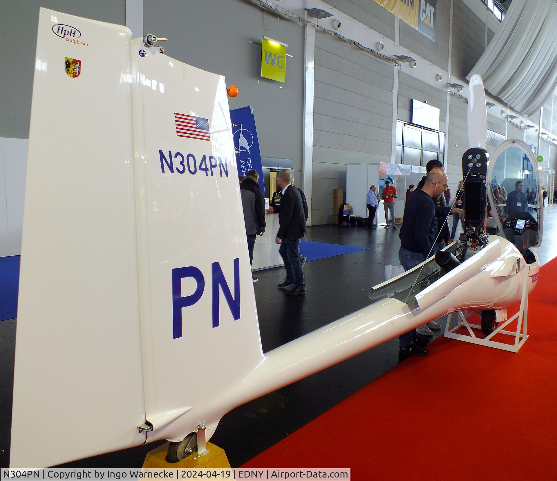 N304PN, 2023 HpH Sailplanes HPH 304MS Shark C/N 194-MS, HpH Sailplanes HPH 304MS Shark (wings / tailplane dismounted) at AERO 2024, Friedrichshafen