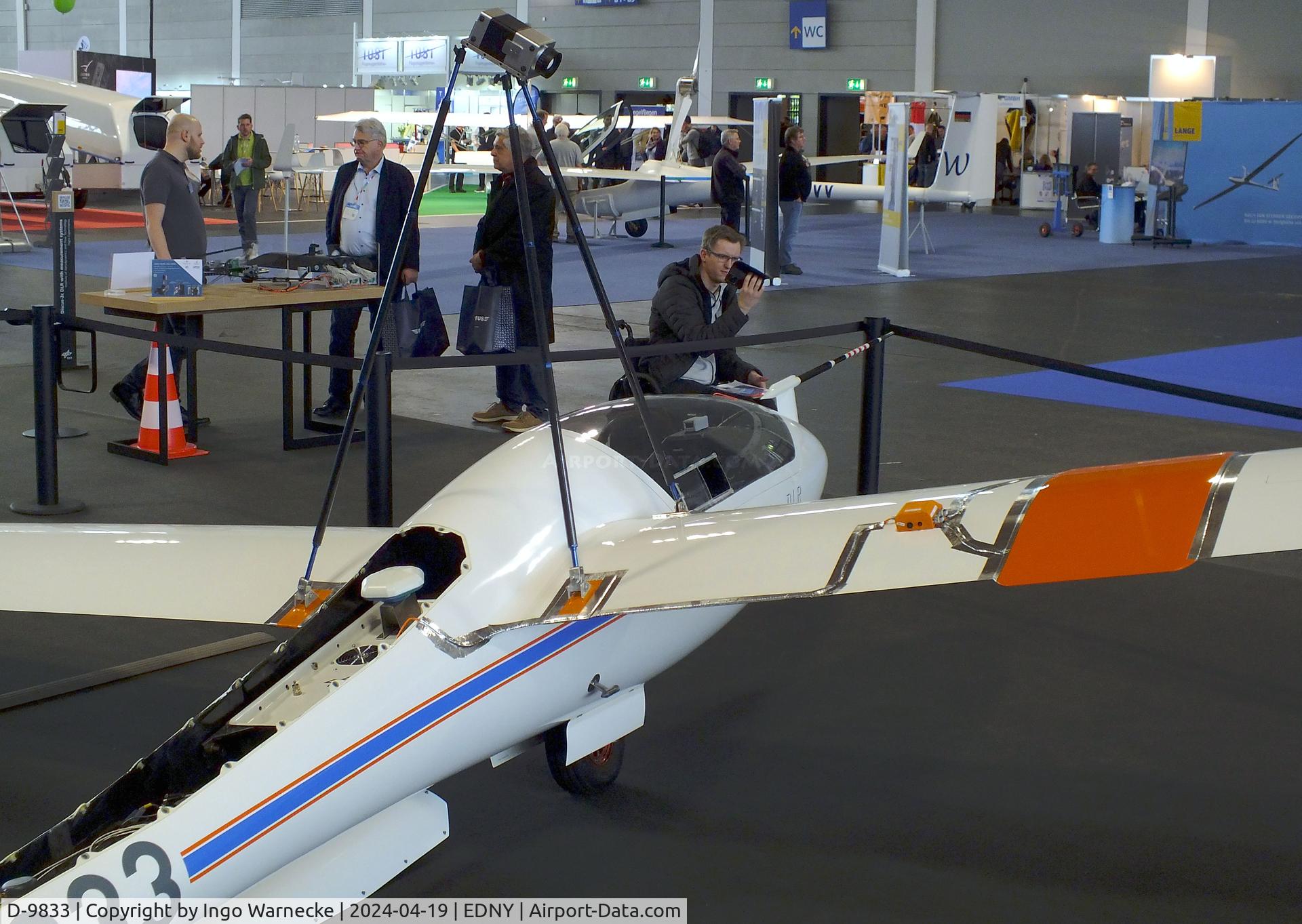 D-9833, Schempp-Hirth Discus 2c-DLR C/N 1, Schempp-Hirth Discus 2c-DLR research glider of DLR at the AERO 2024, Friedrichshafen