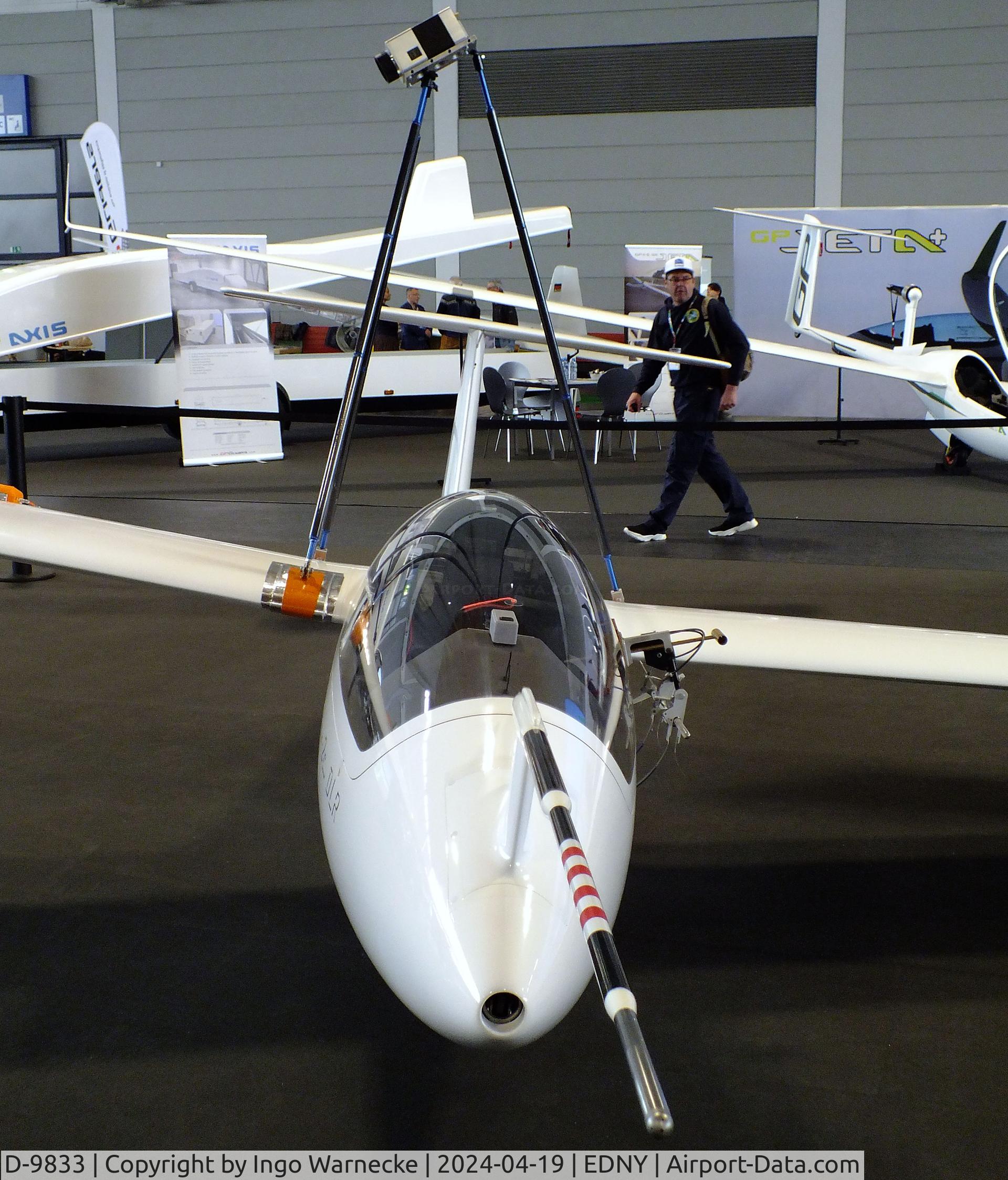 D-9833, Schempp-Hirth Discus 2c-DLR C/N 1, Schempp-Hirth Discus 2c-DLR research glider of DLR at the AERO 2024, Friedrichshafen