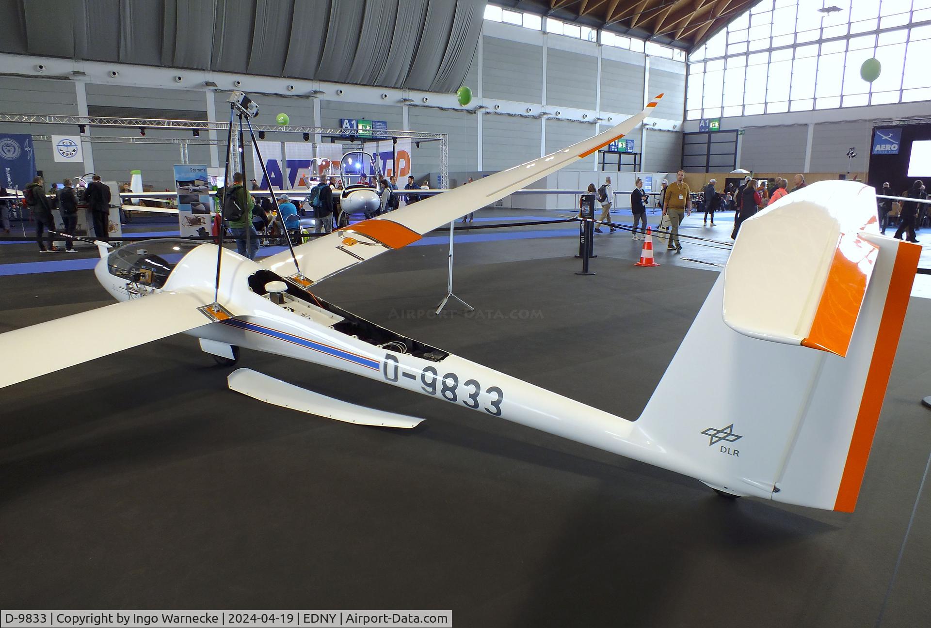 D-9833, Schempp-Hirth Discus 2c-DLR C/N 1, Schempp-Hirth Discus 2c-DLR research glider of DLR at the AERO 2024, Friedrichshafen