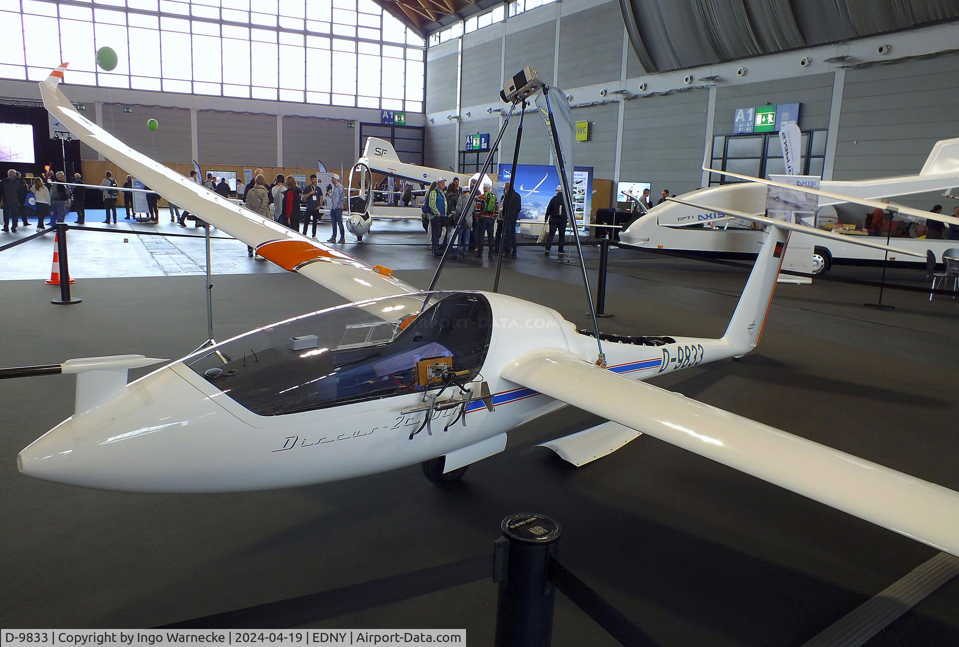 D-9833, Schempp-Hirth Discus 2c-DLR C/N 1, Schempp-Hirth Discus 2c-DLR research glider of DLR at the AERO 2024, Friedrichshafen