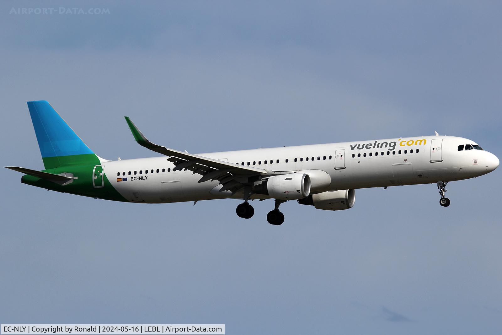 EC-NLY, 2015 Airbus A321-211 C/N 6719, at bcn