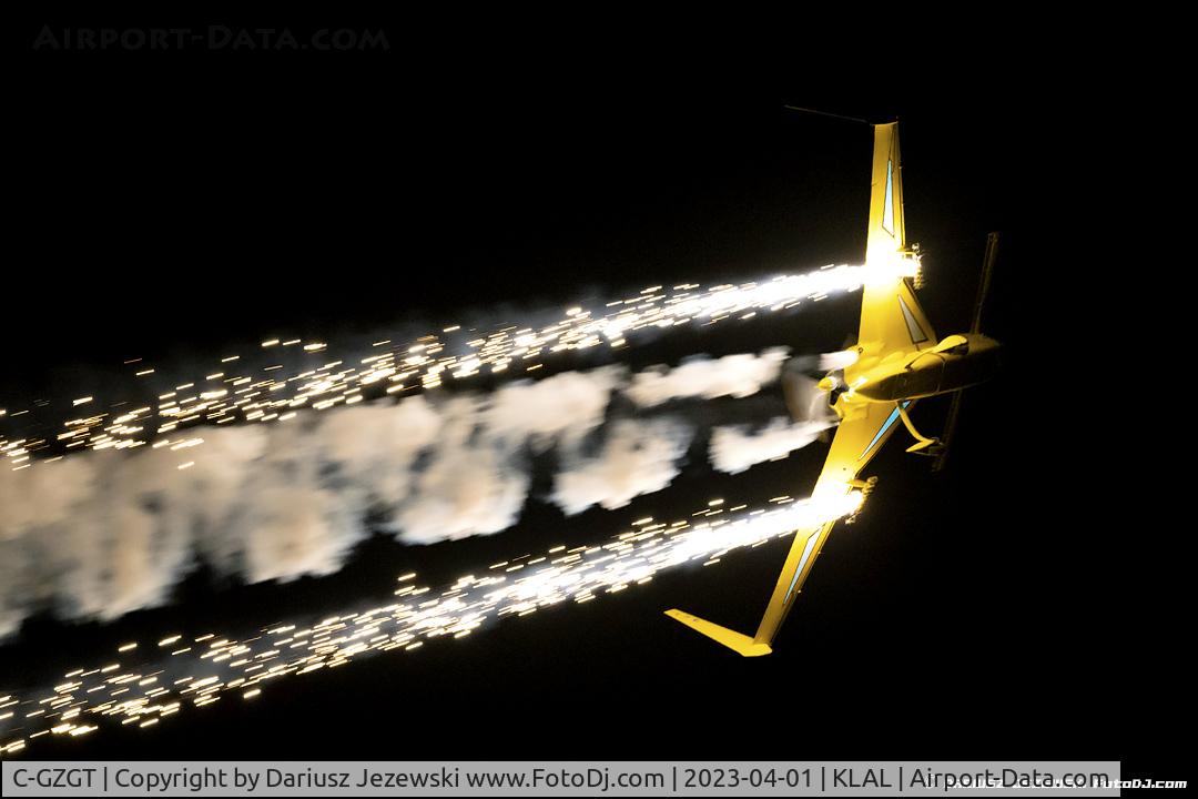 C-GZGT, 1986 Rutan Long-EZ C/N 568, Rutan Long-EZ  C/N 568, C-GZGT -  night pyro show