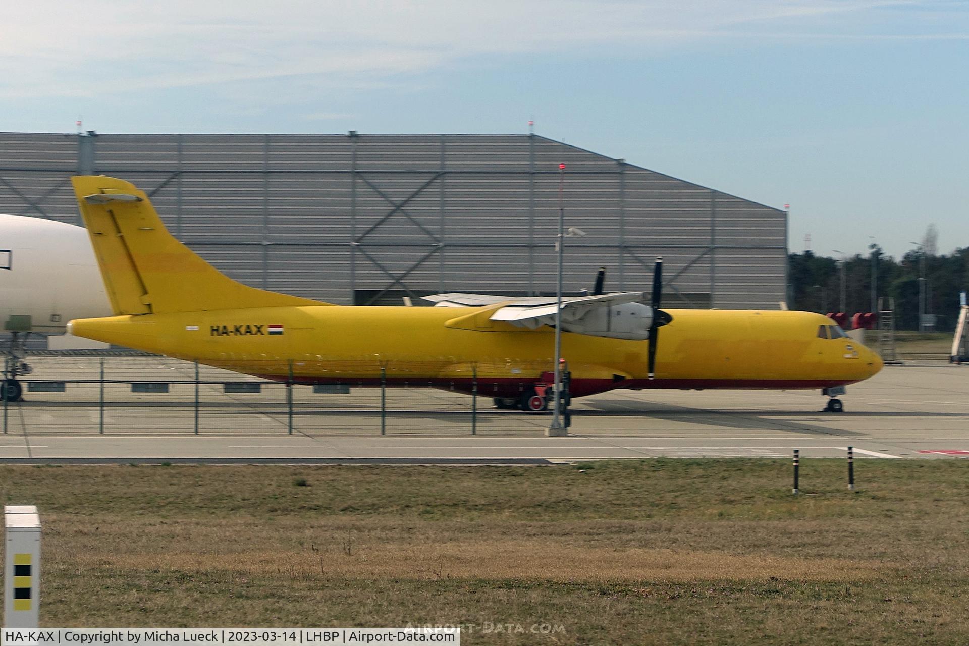 HA-KAX, ATR 72-201(F) (LFD) C/N 381, At Budapest