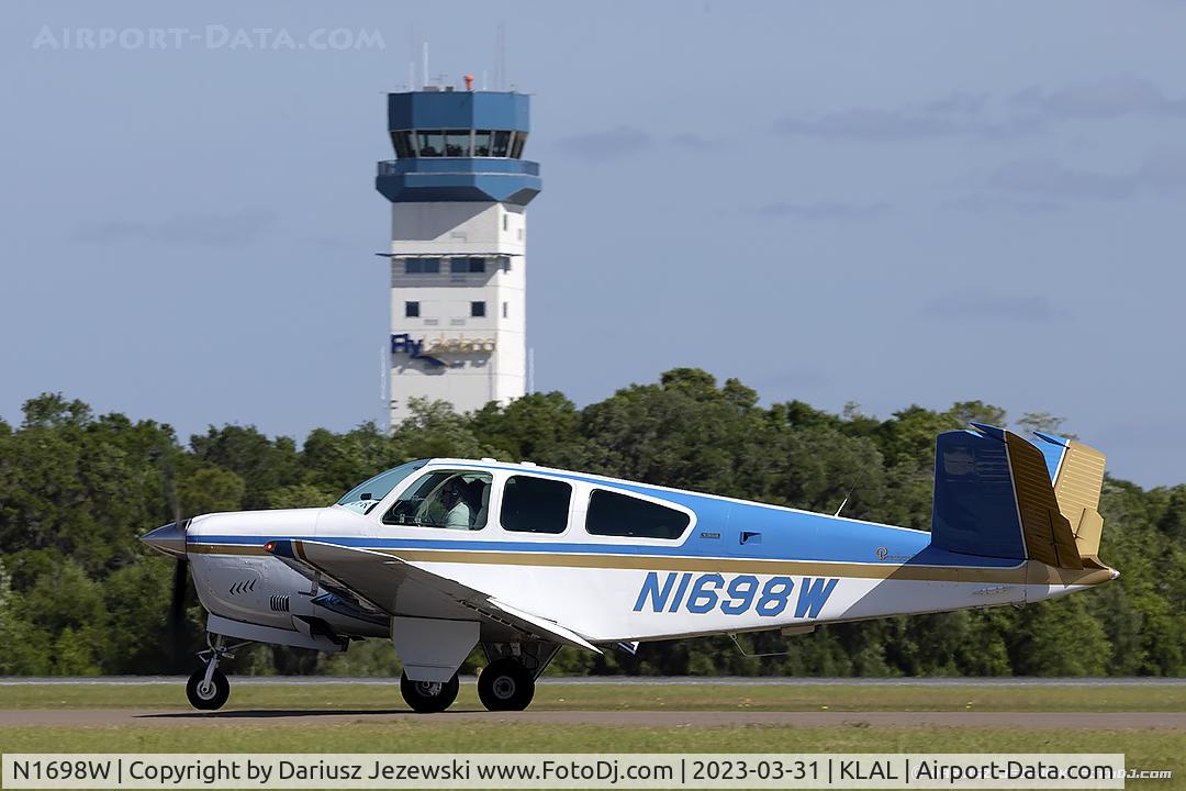 N1698W, 1972 Beech V35B Bonanza C/N D-9392, Beech V35B Bonanza  C/N D-9392, N1698W