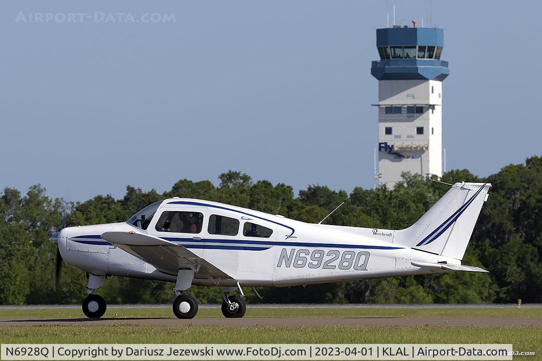 N6928Q, 1967 Beech A23A C/N M-1070, Beech A23A Musketeer Custom III  C/N M-1070, N6928Q