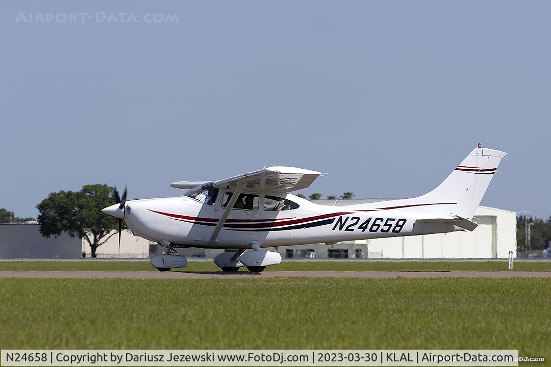 N24658, 1999 Cessna 182S Skylane C/N 18280660, Cessna 182S Skylane  C/N 18280660, N24658