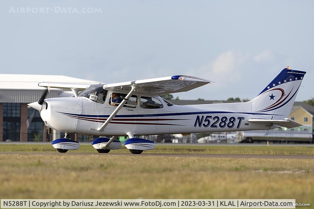N5288T, 2002 Cessna 172S C/N 172S9222, Cessna 172S Skyhawk  C/N 172S9222, N5288T
