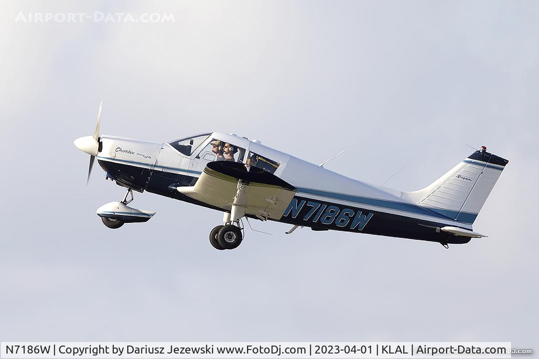 N7186W, 1962 Piper PA-28-180 C/N 28-997, Piper PA-28-180 Cherokee  C/N 28-997, N7186W