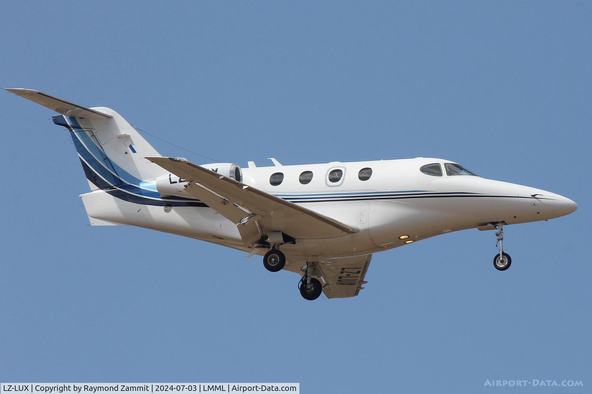 LZ-LUX, 2003 Beech 390 Premier I C/N RB-57, Beech 390 Premier LZ-LUX