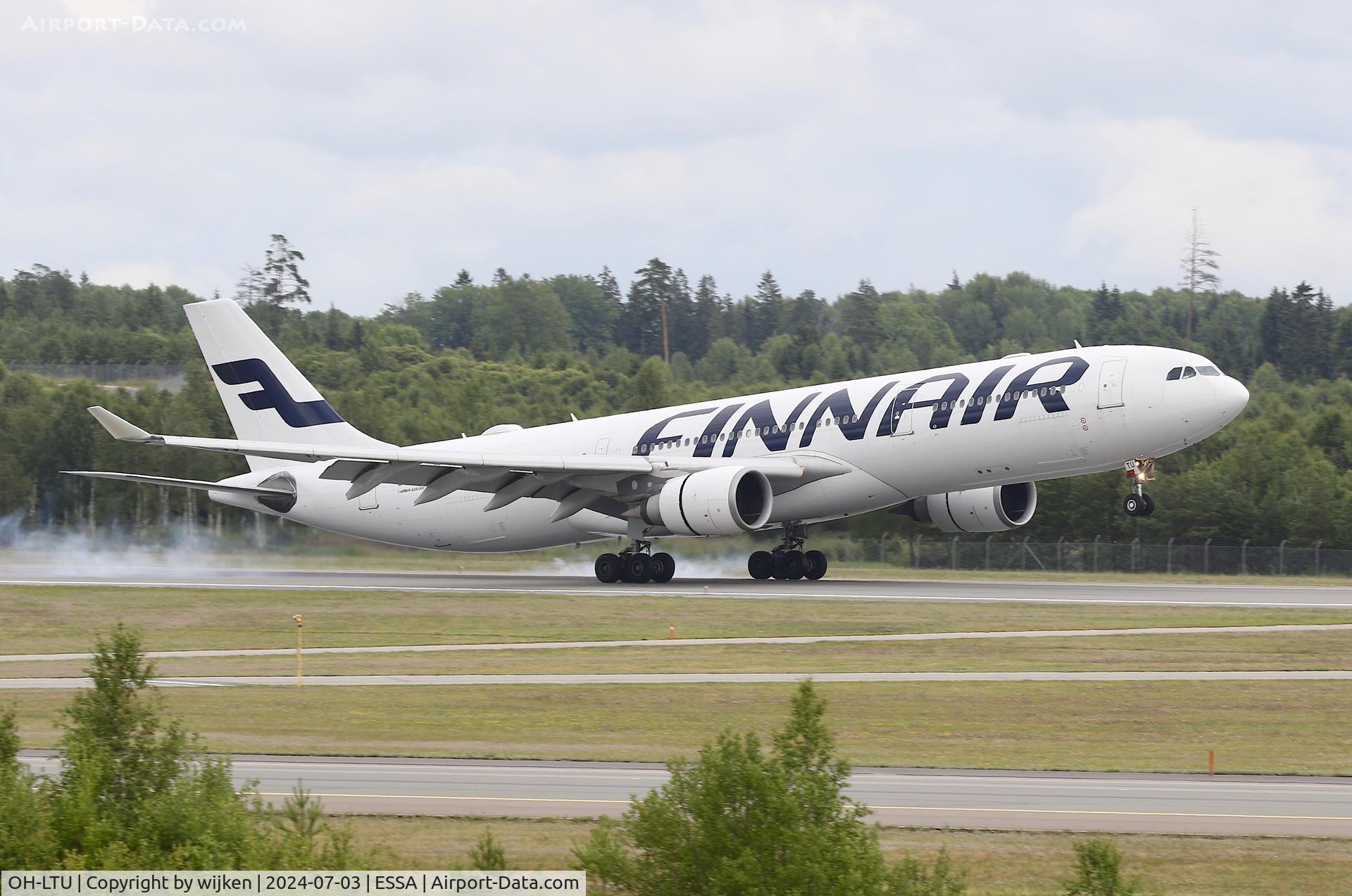 OH-LTU, 2010 Airbus A330-302X C/N 1173, Rwy 19L
