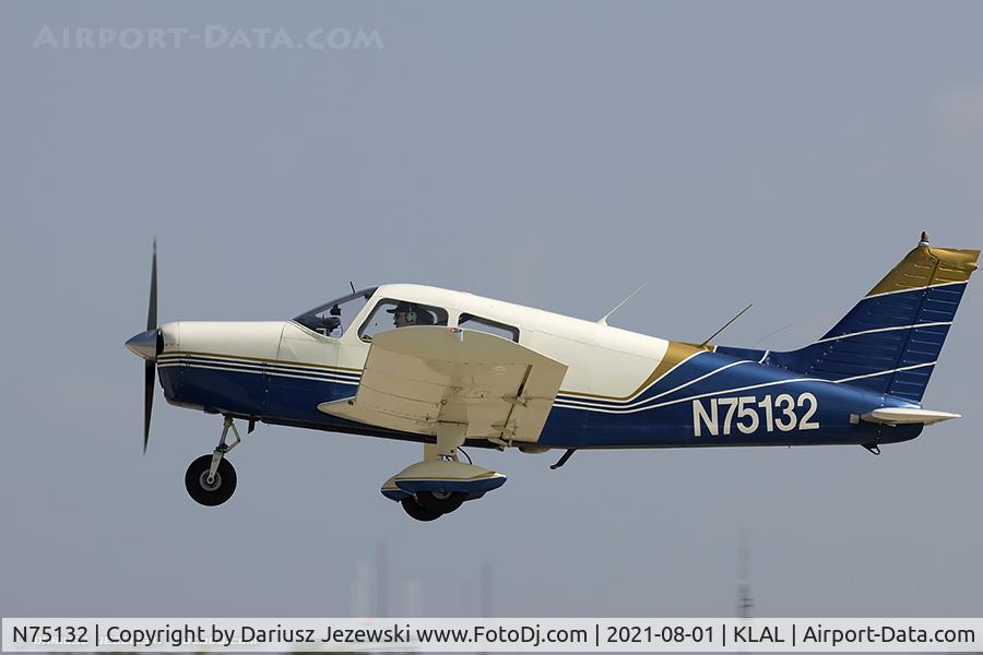 N75132, 1976 Piper PA-28-140 C/N 28-7625202, Piper PA-28-140 Cherokee Cruiser  C/N 28-7625202, N75132