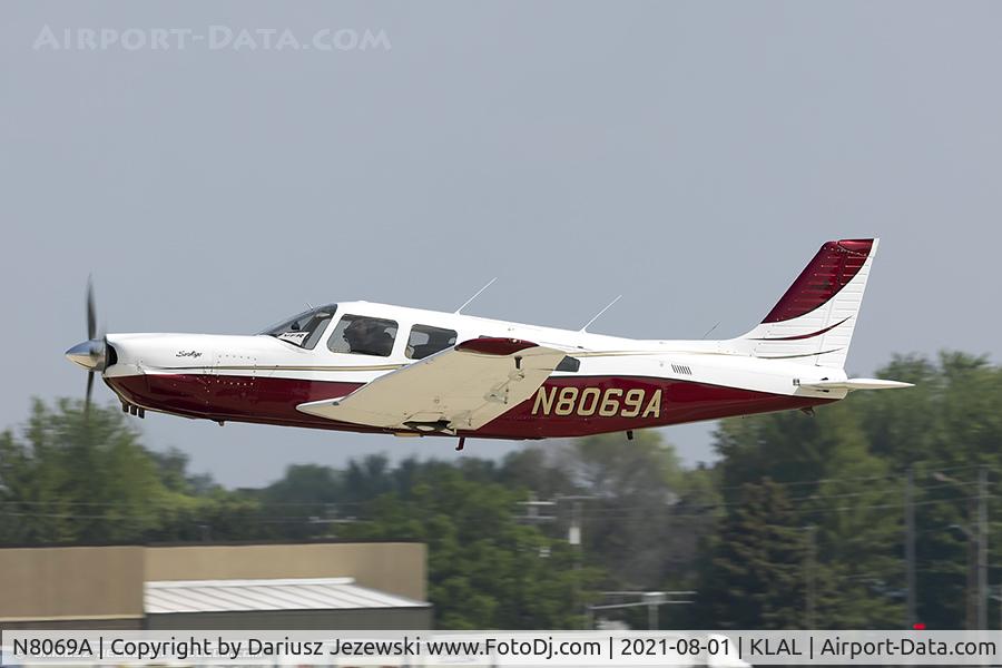 N8069A, 1981 Piper PA-32R-301 Saratoga C/N 32R-8213027, Piper PA-32R-301 Saratoga SP  C/N 32R-8213027, N8069A