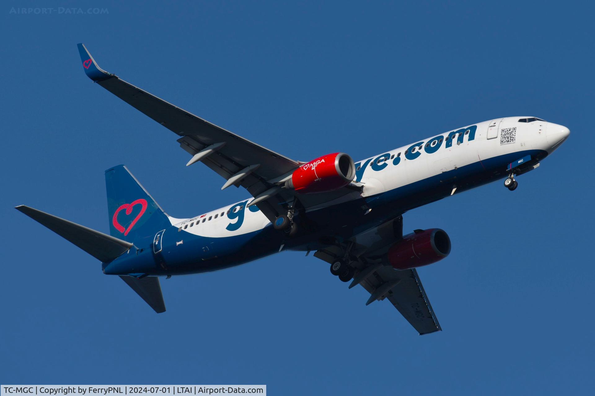 TC-MGC, 2003 Boeing 737-83N(WL) C/N 30679, 