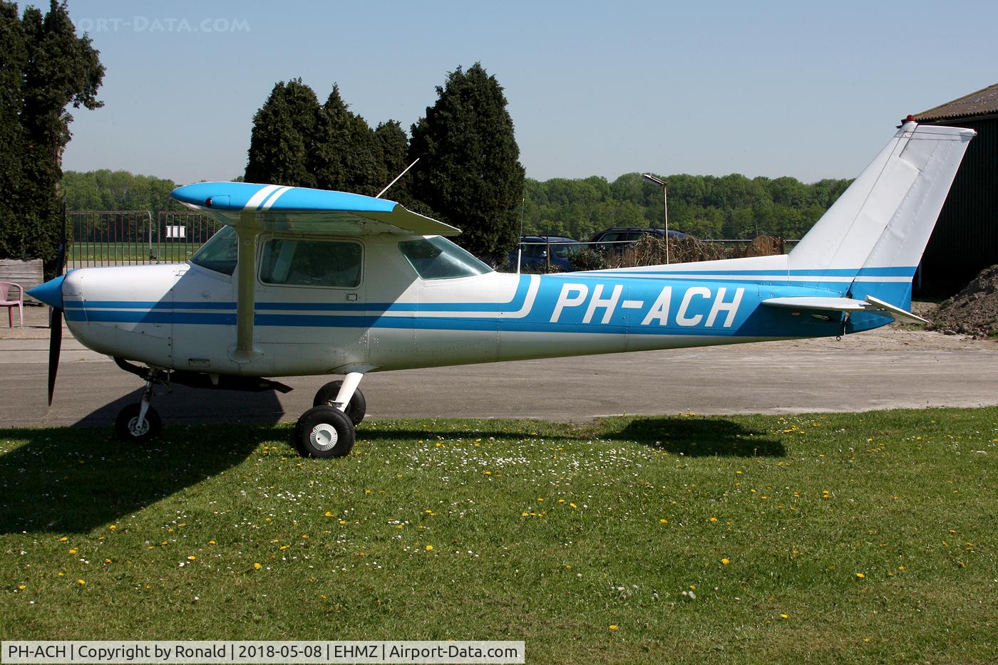 PH-ACH, Reims F152 C/N 1838, at ehmz