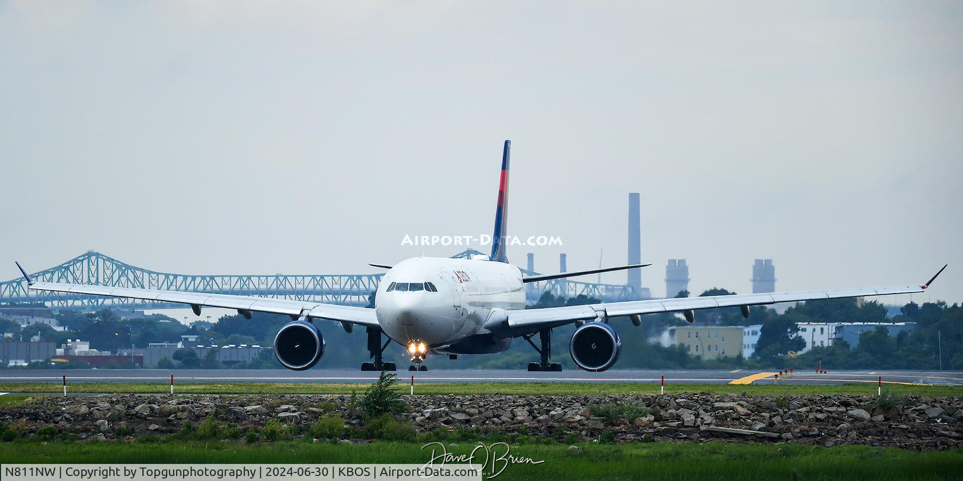 N811NW, 2005 Airbus A330-323 C/N 0690, Holding Short of RW22L