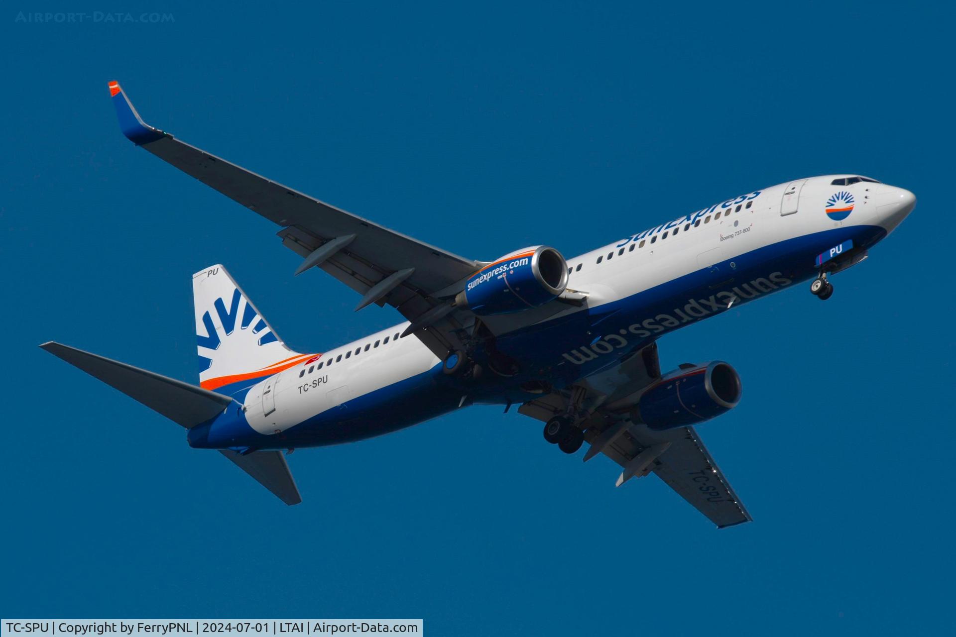 TC-SPU, 2010 Boeing 737-8U3 C/N 31763, SunExpress B738 arriving