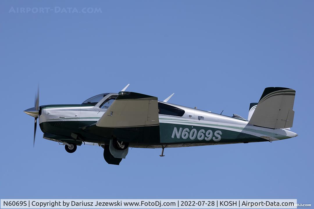 N6069S, 1975 Beech V35B Bonanza C/N D-9821, Beech V35B Bonanza  C/N D-9821, N6069S