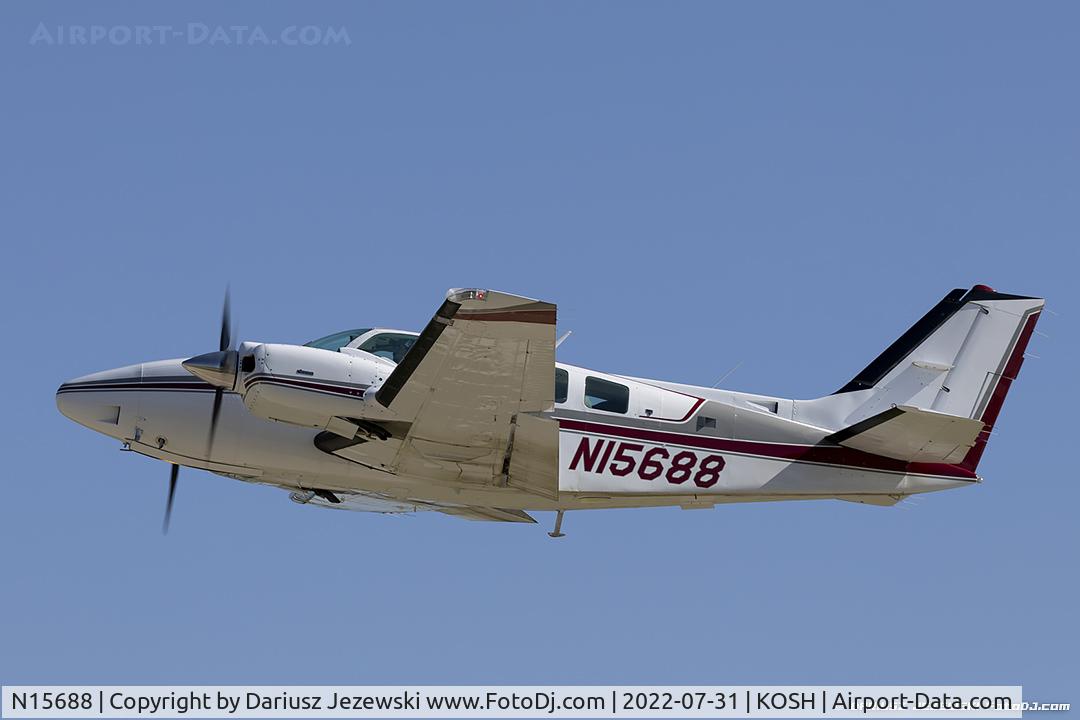 N15688, 1988 Beech 58 Baron C/N TH-1542, Beech 58 Baron  C/N TH-1542, N15688